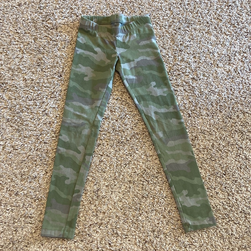 Cat & Jack size 6 slim camo leggings